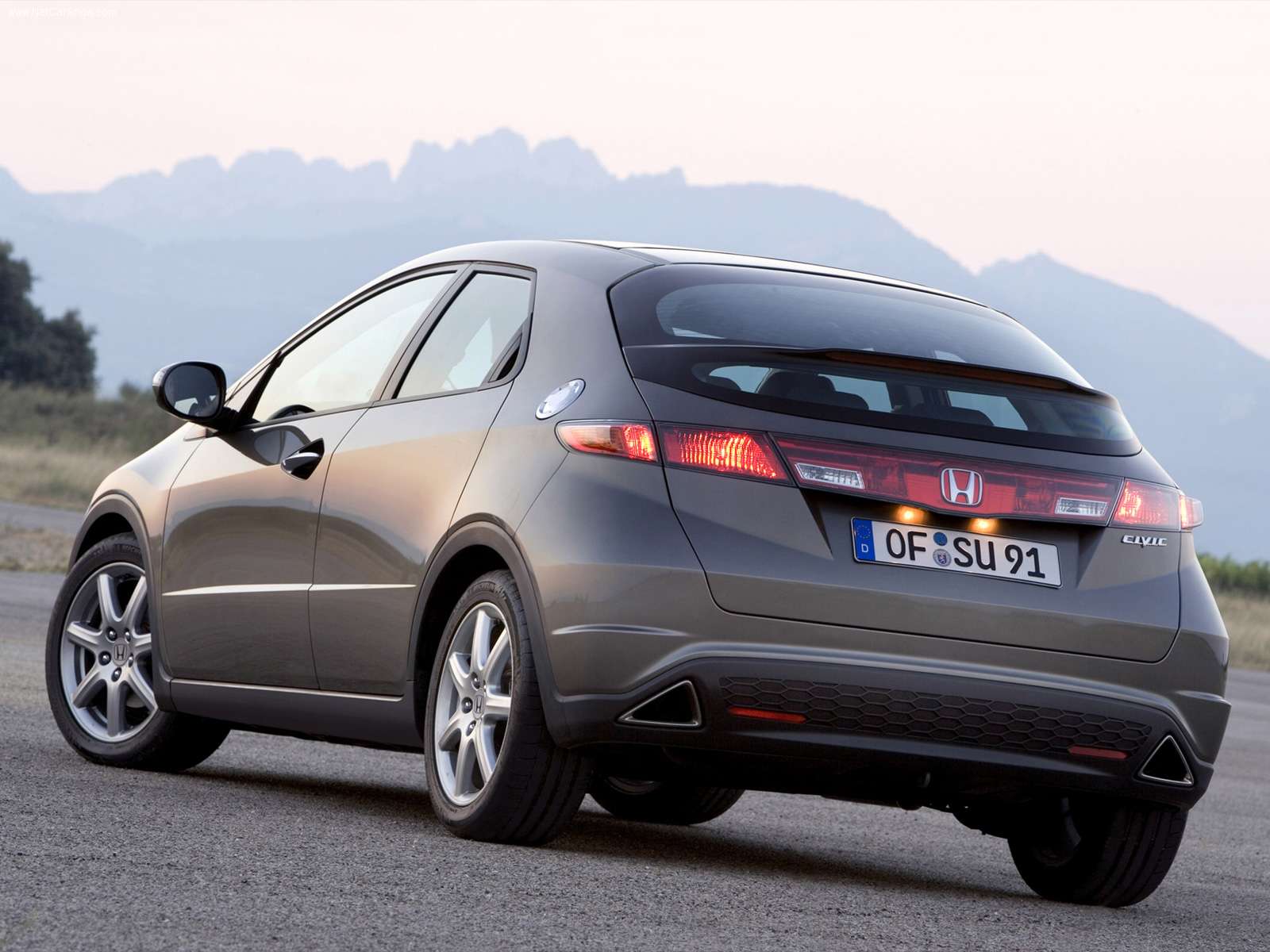 Honda-Civic_EUR_2006_1600x1200_wallpaper_05.jpg