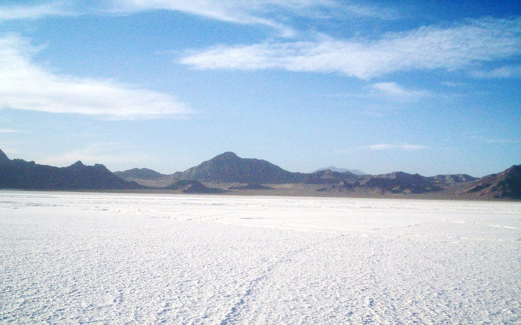 Bonneville+Salt+Flats+Utah+4.jpg