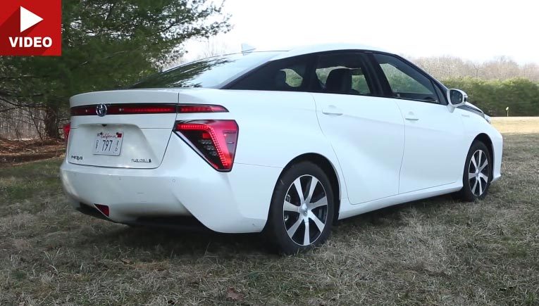 2016-Toyota-Mirai.jpg