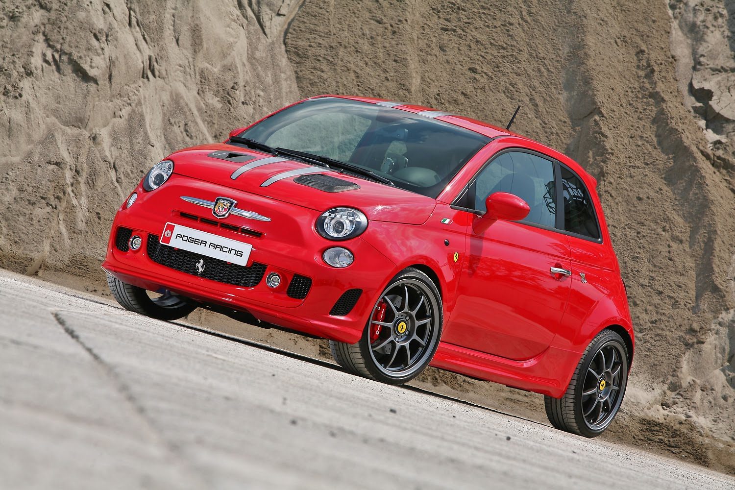 Fiat500USA-Pogea_Abarth_Ferrari.jpg