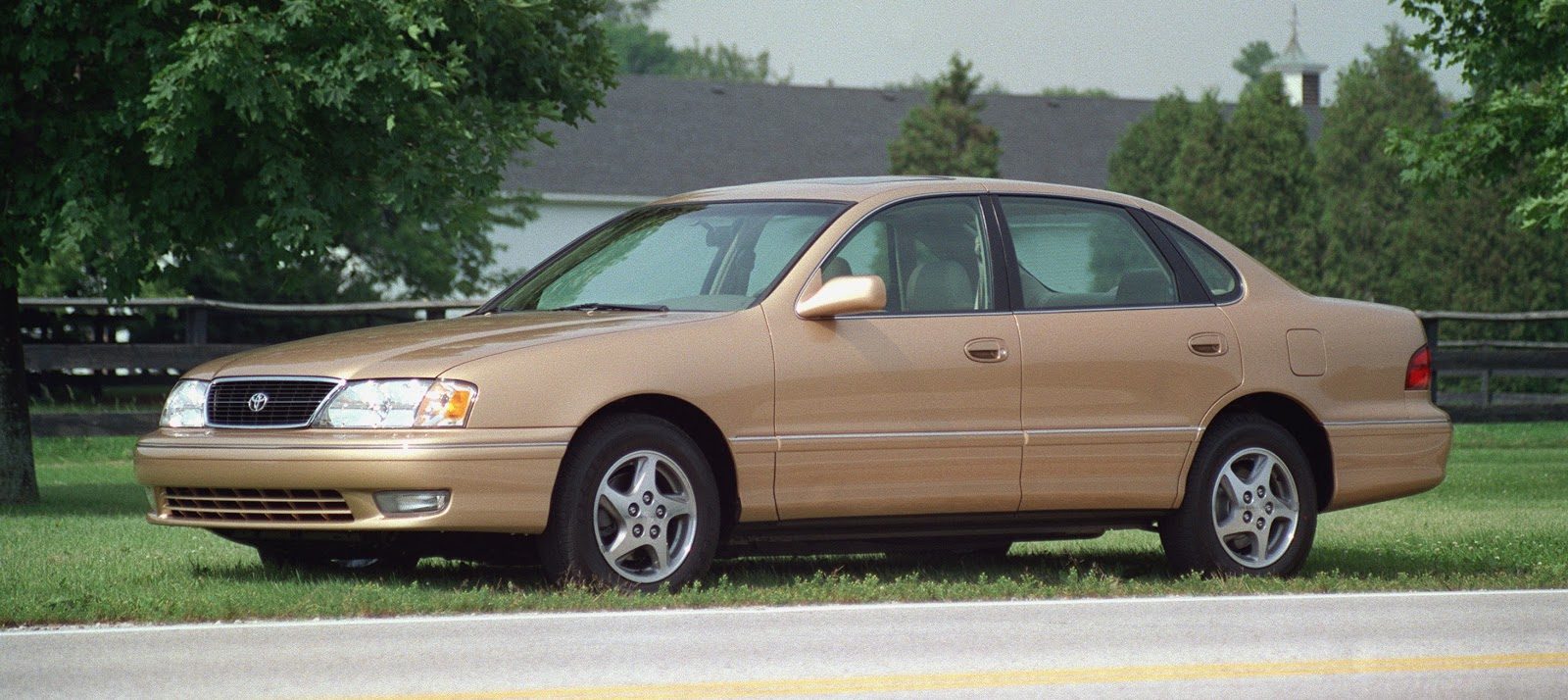 1998_Toyota_Avalon-beige.jpg