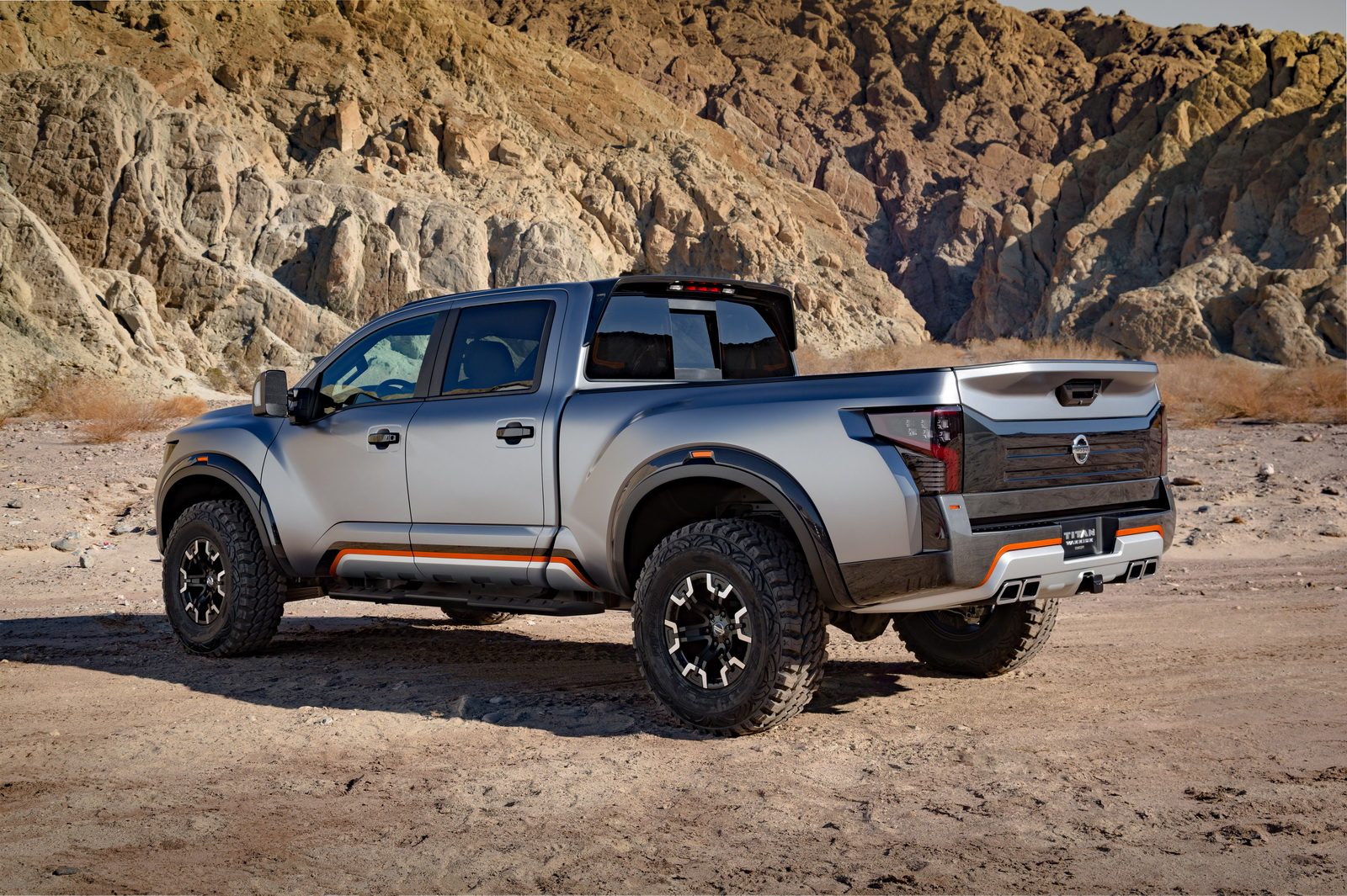 Nissan_TITAN_Warrior_Concept_16.jpg