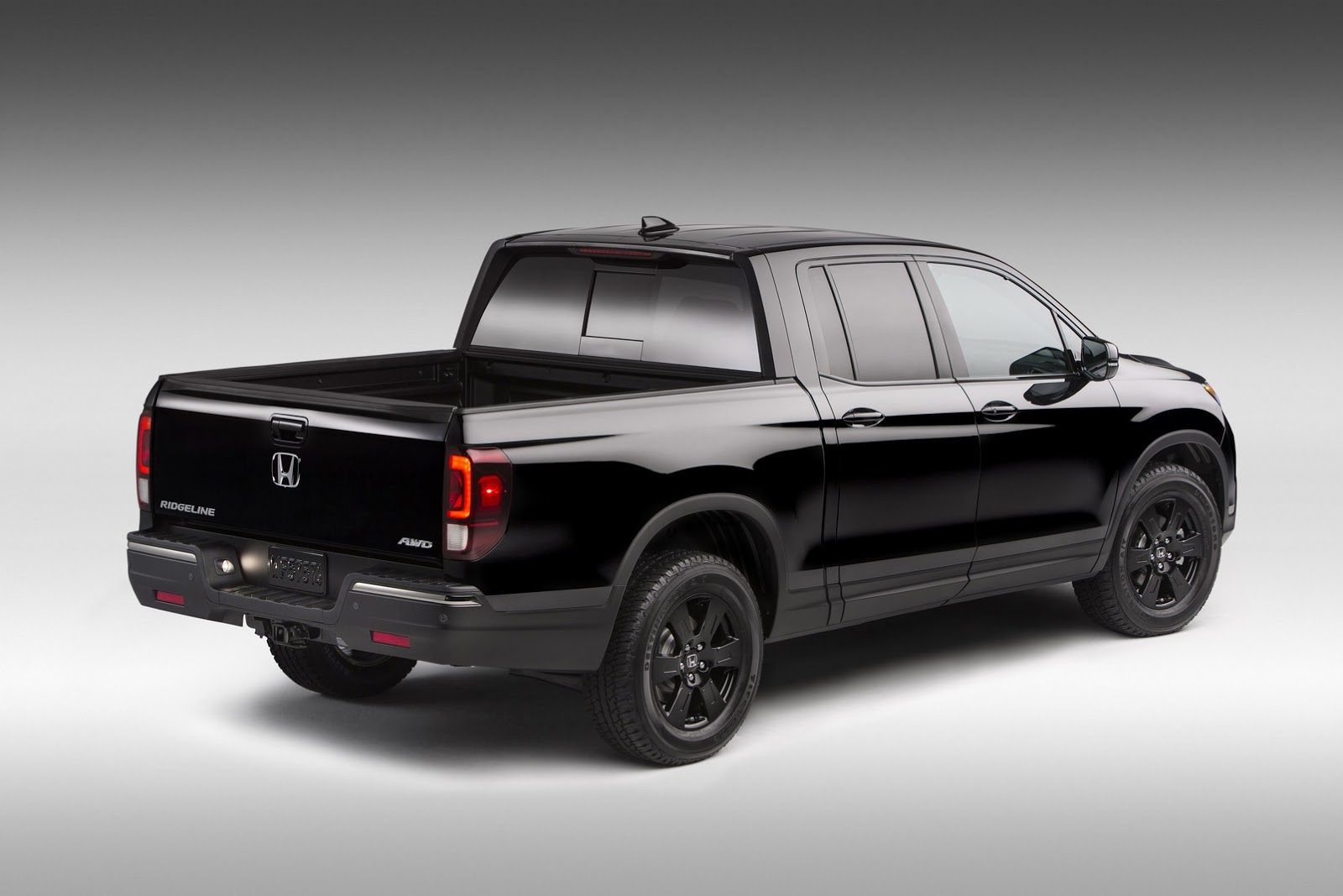 2017-Honda-Ridgeline-26.jpg