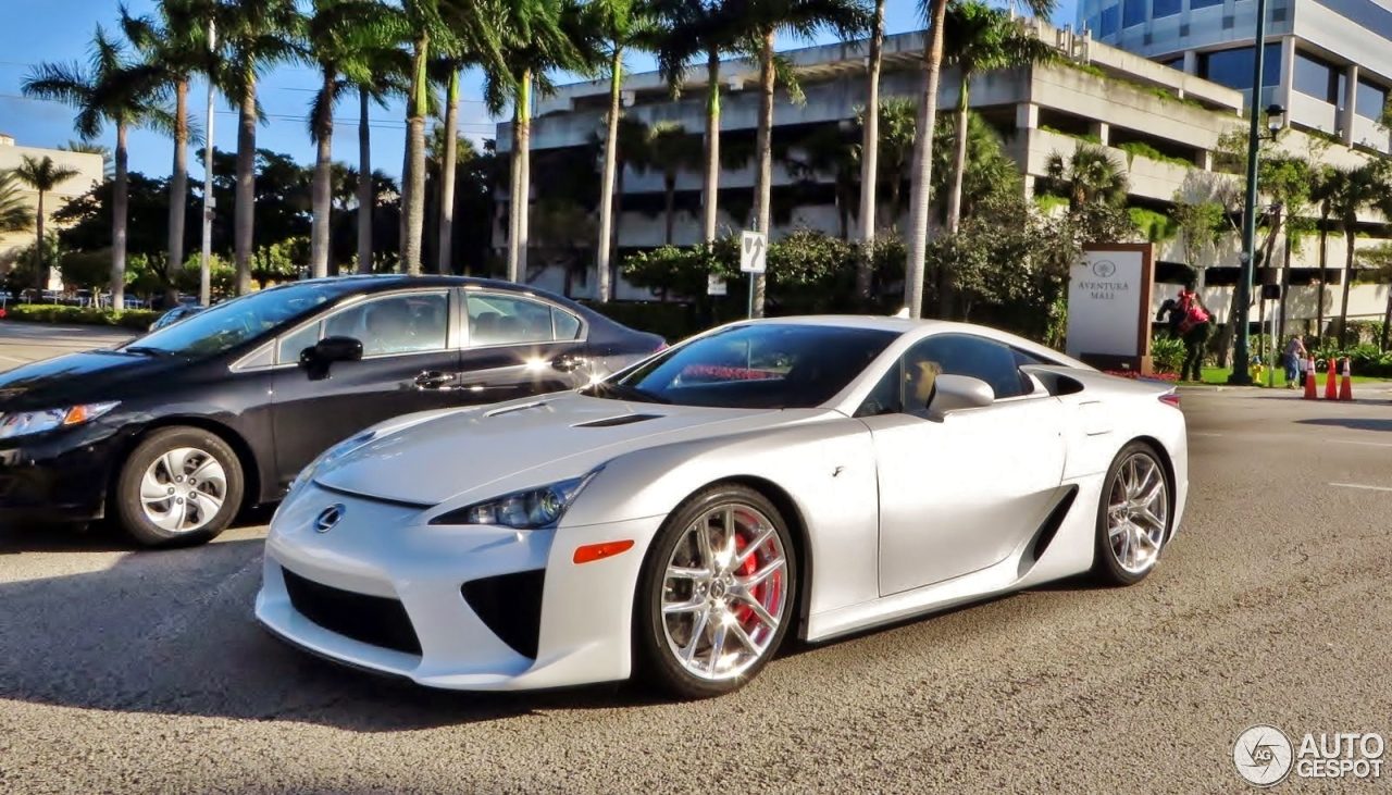 lexus-lfa-c271028082015113731_1.jpg