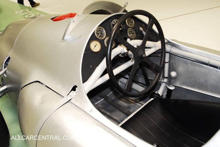 Cisitalia_Type_360_1946_PCS0994_Porsche_Museum_2012.jpg