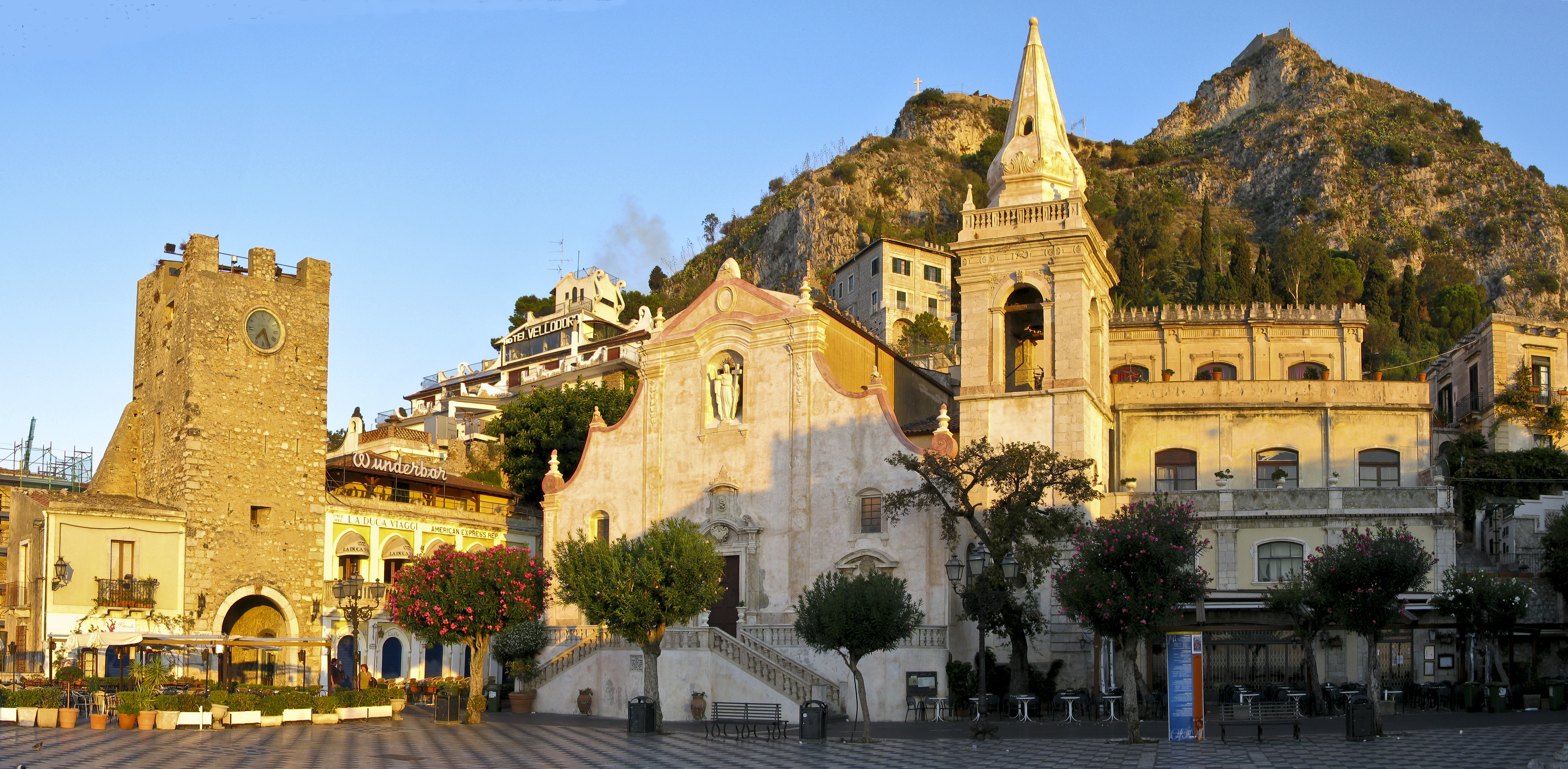 taormina-morning-pano.jpg