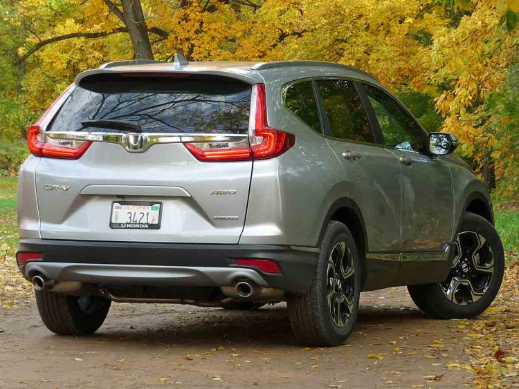 nydn-2017-honda-cr-v-silver-rear-quarter.jpg