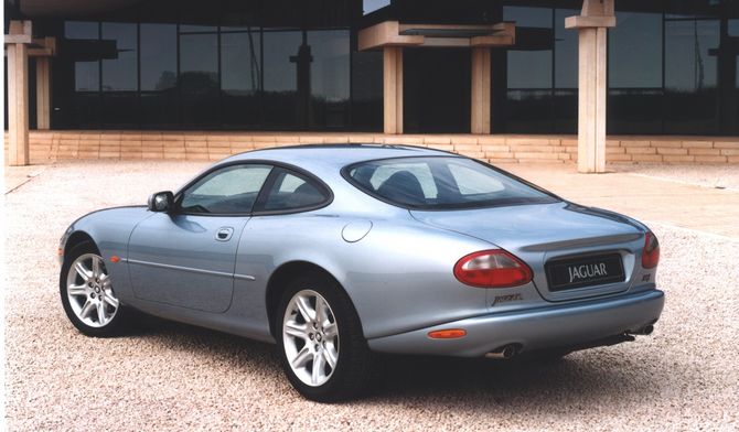 jaguar_xk_x100_ser1_04.jpg