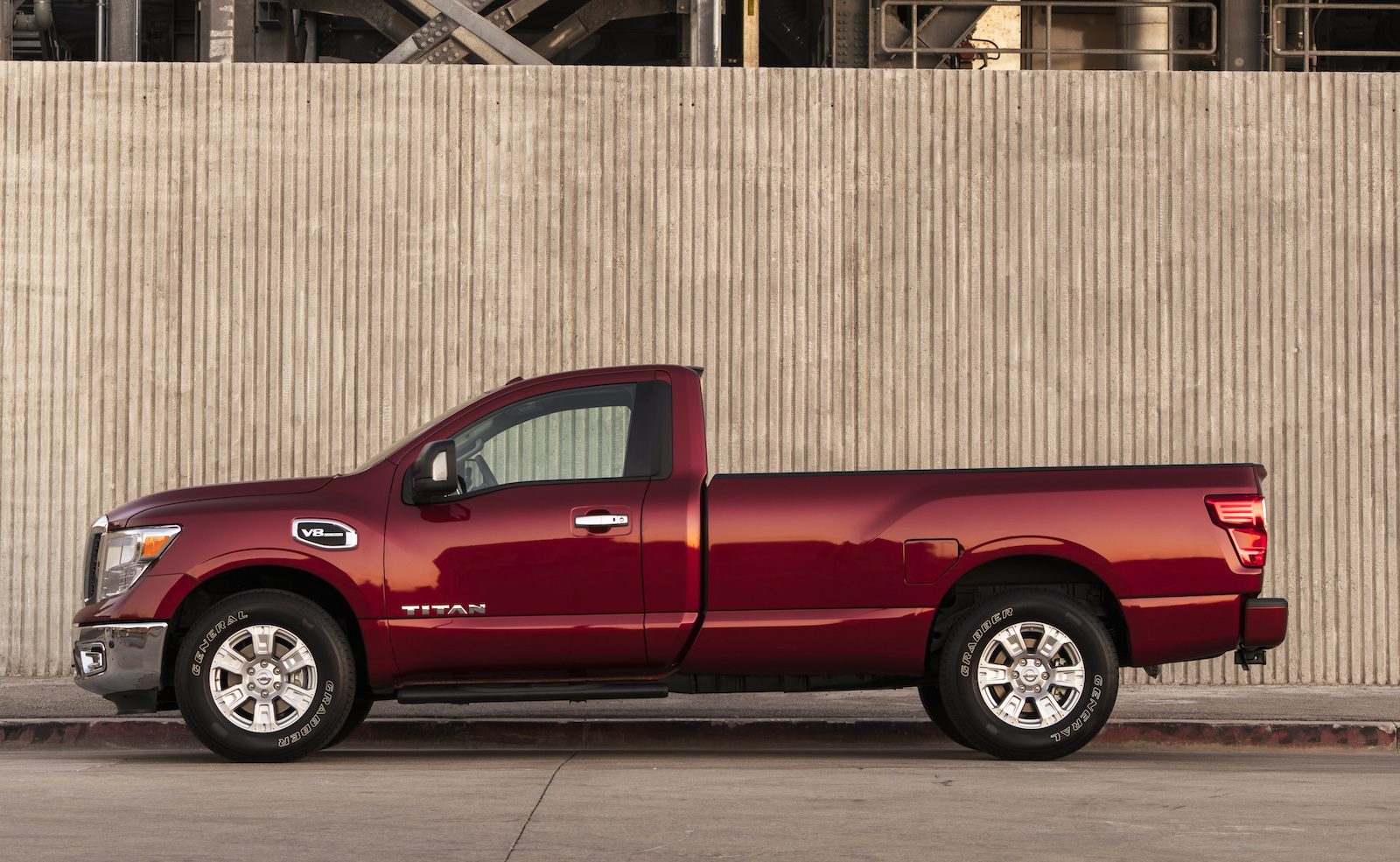 2017_Nissan_TITAN_SV_Single_Cab_04.jpg