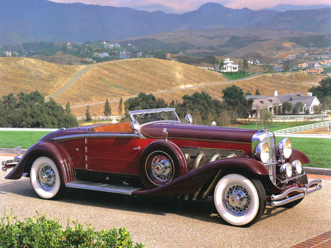 1932-Duesenberg-Model-SJ-Convertible-by-Walker-Grande-Red-Maroon-fsvr.jpg