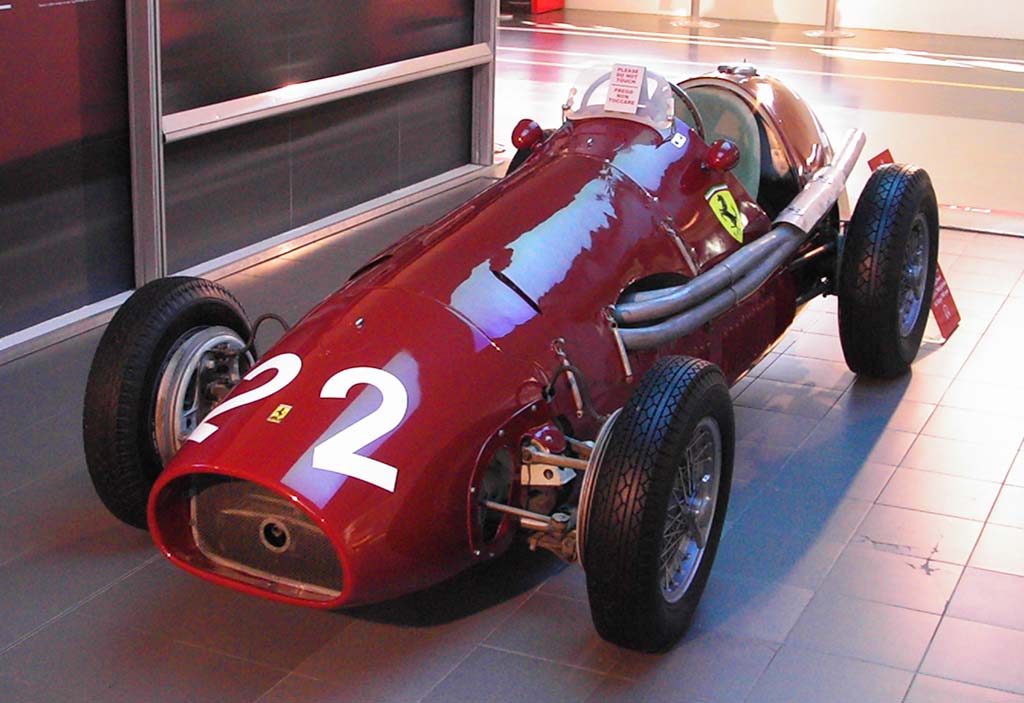 ferrari-500-f2-1324596-2384210.jpg