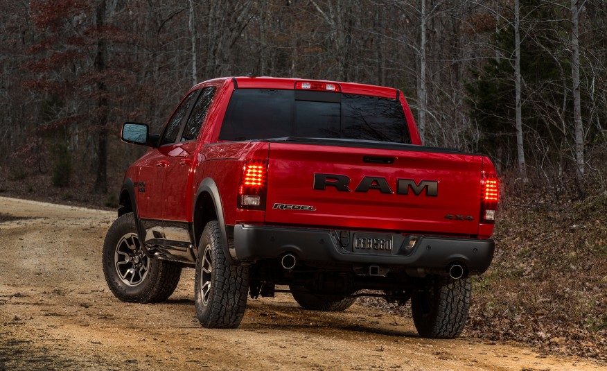 2015-Ram-1500-Rebel-116-876x535.jpg