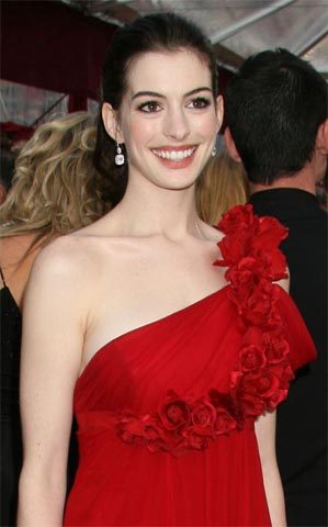 AnneHathawayOscars25Feb2008B.jpg