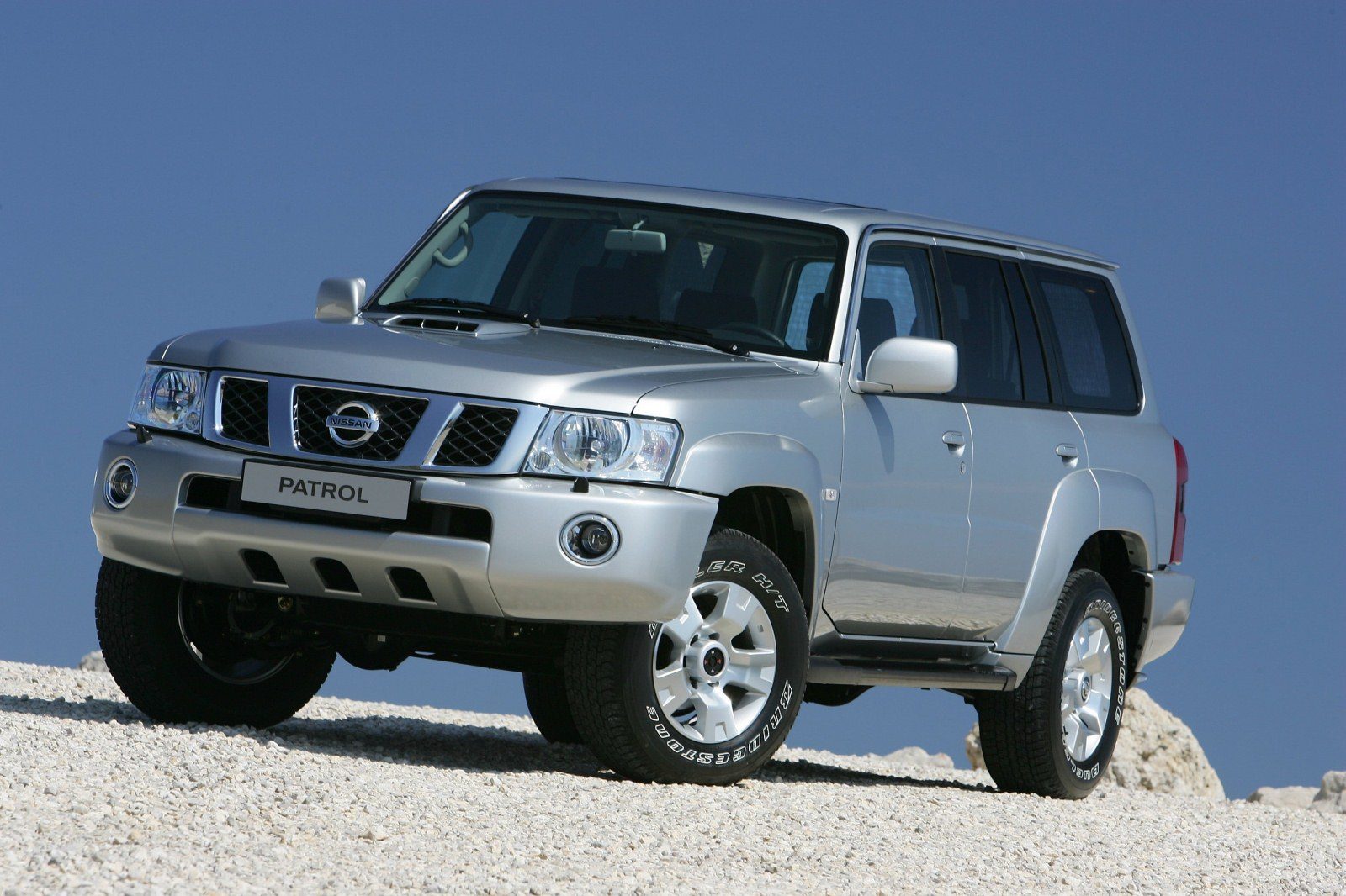 Nissan-Patrol-Y61-1.jpg