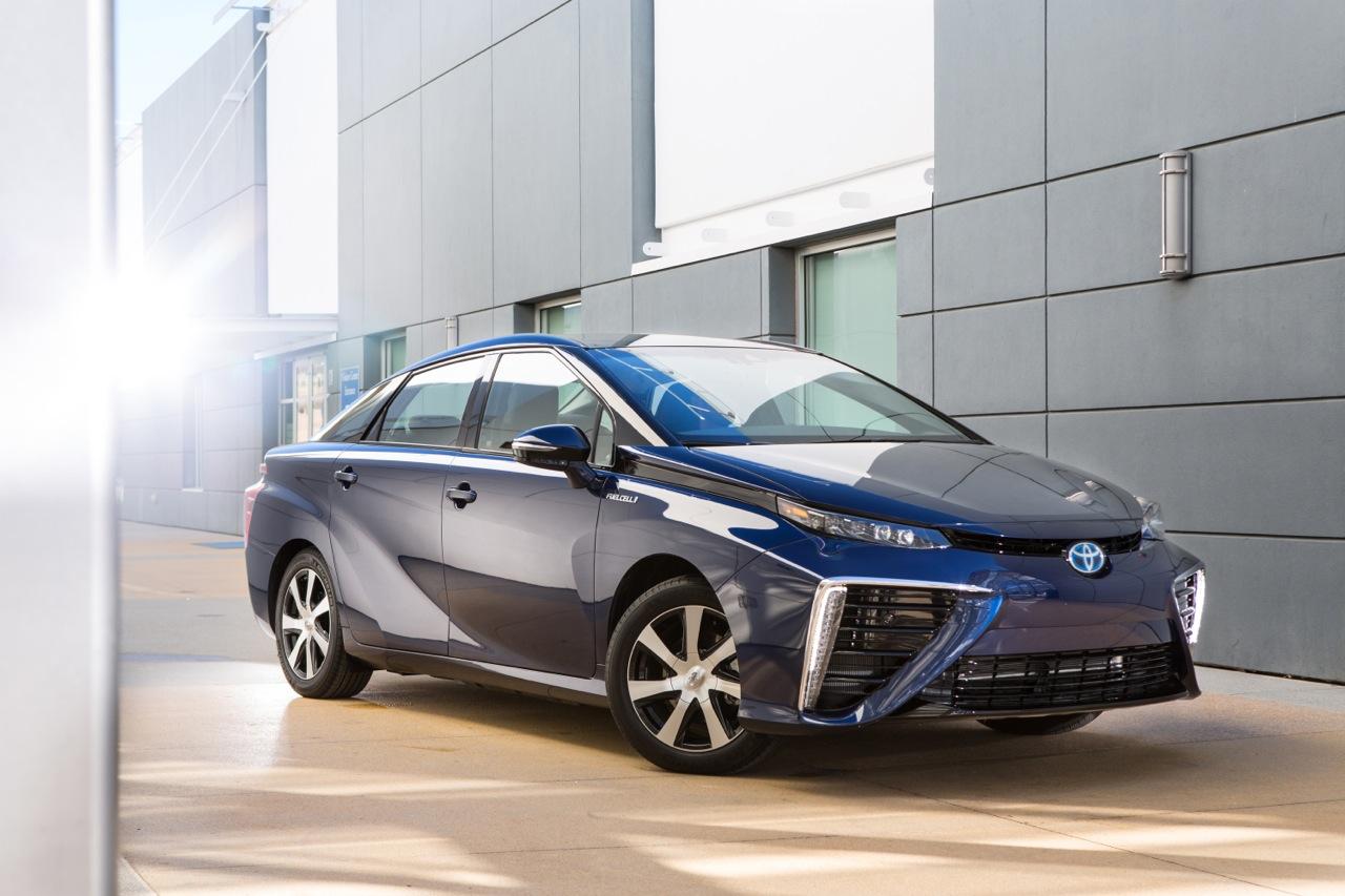 Toyota-Fuel-Cell-Vehicle-edited.jpg