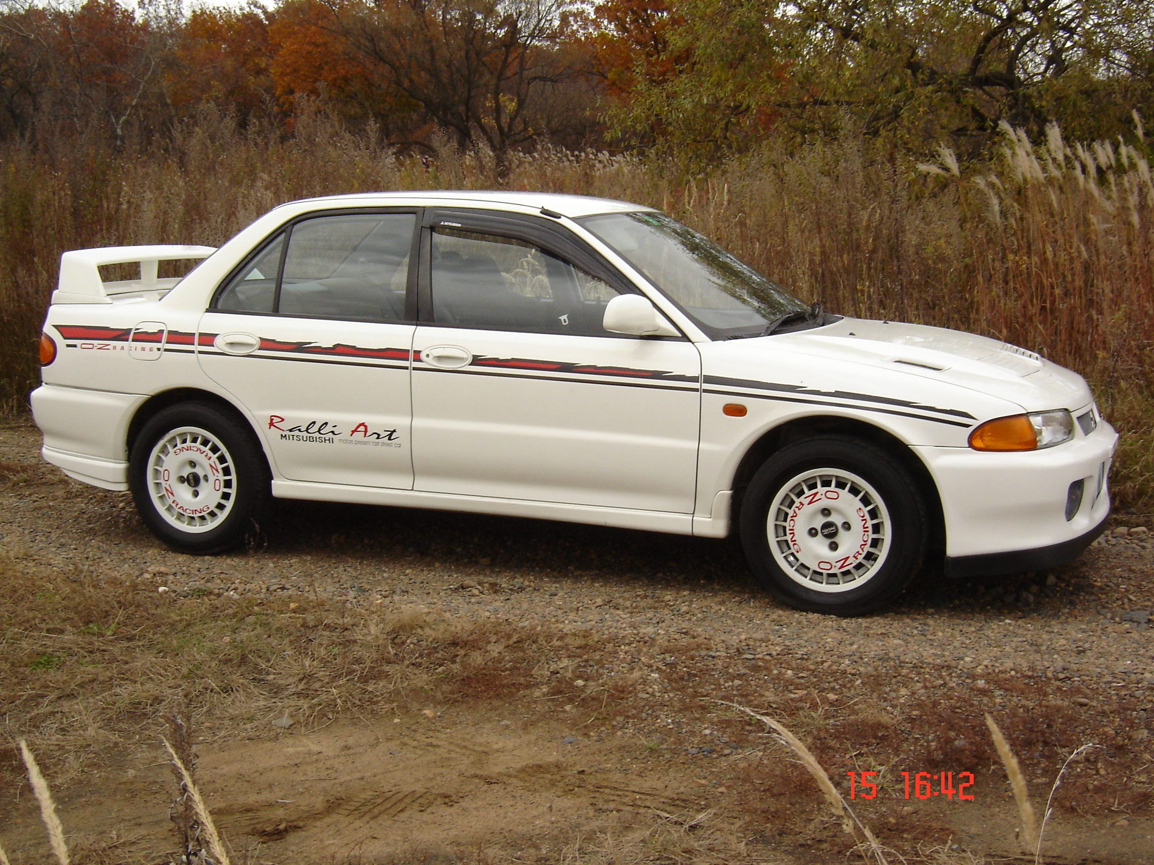 mitsubishi_lancer_evolution_2449954_orig.jpg