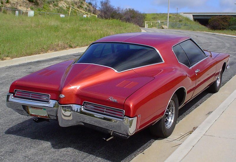 1971-buick-riviera-rear-2.jpg