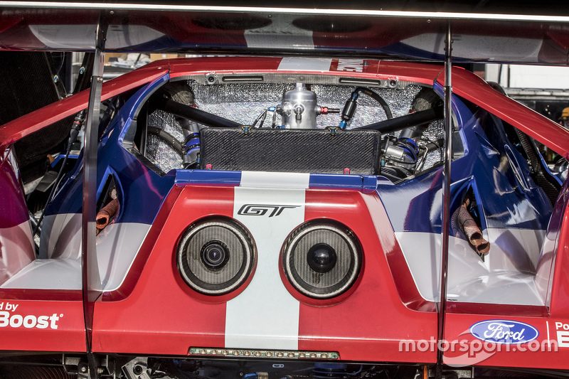 imsa-daytona-november-testing-2015-ford-gt-detail.jpg