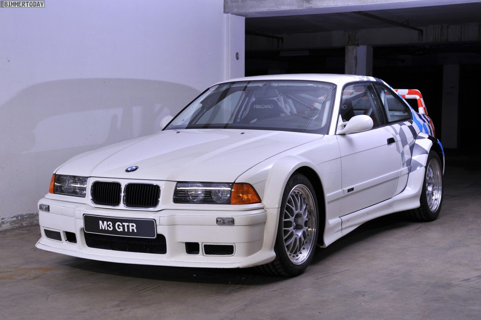 BMW-M3-GTR-E36-01.jpg