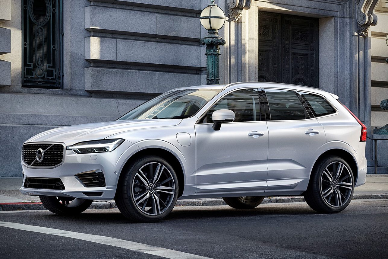 2017-Volvo-XC60-SUV-000.jpg