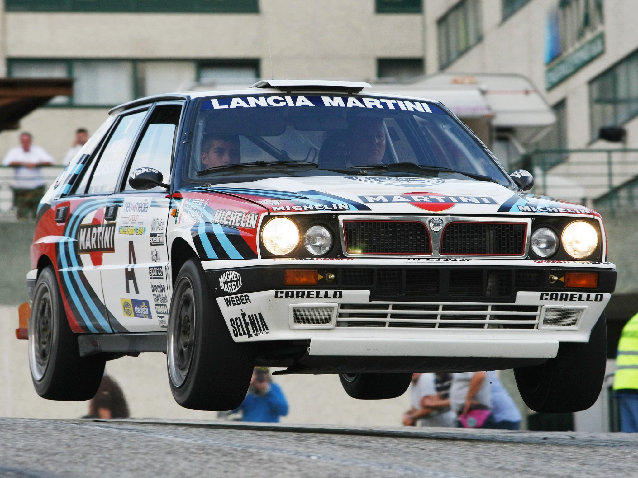 lancia-delta-s4-interior-wallpaper-6.jpg