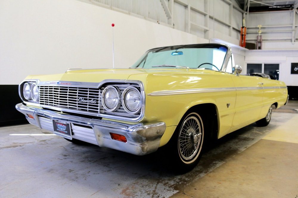 medium_1964_chevrolet_impala_super_sport_2_door_convertible_450b2b4e8e.jpg