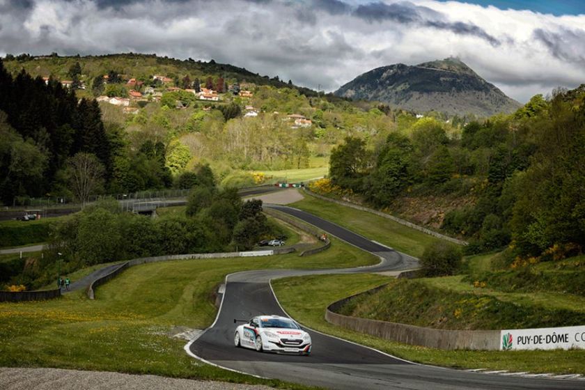 Circuit_de_Charade-scenery_3.jpg