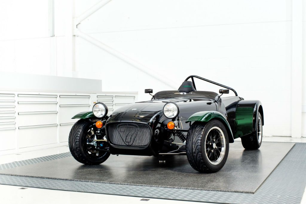 Caterham-Seven-250-R-Kamui-Kobayashi-Front-carwitter.jpg