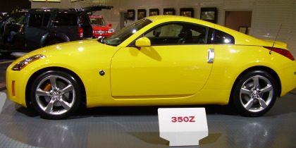 nissan-350z-left-cut.jpg