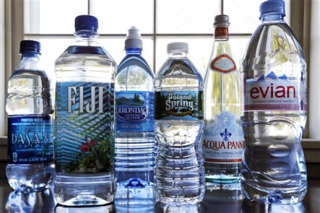 bottled-water-contains-bpa.jpg