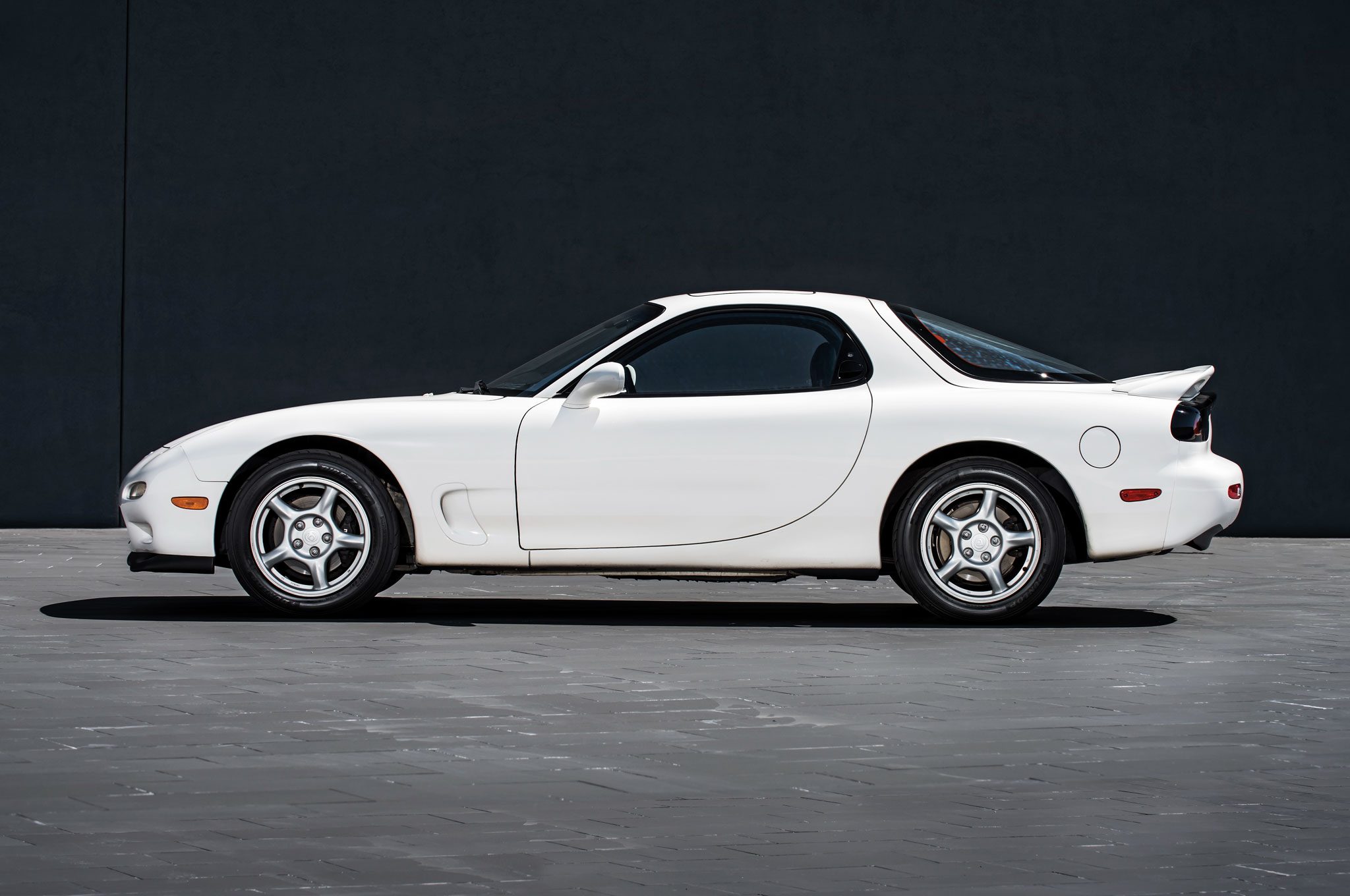 1993-1995-Mazda-RX-7-side-profile.jpg