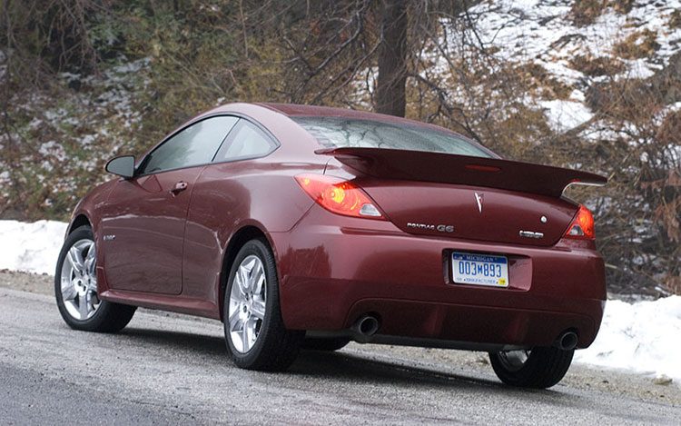 112_0802_06z-2008_pontiac_g6_GXP_coupe-rear_view.jpg