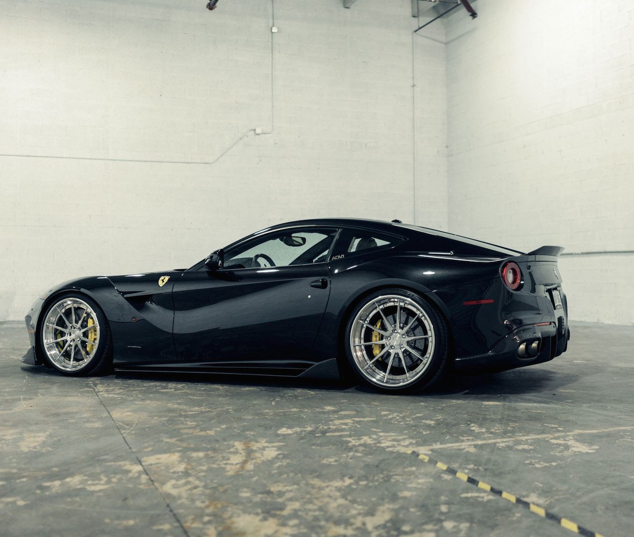 ferrari-f12-berlinetta-adv-1-adv10-ts-cs-6.gif