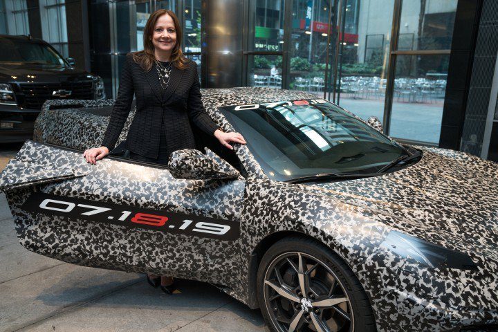 Mary-Barra-with-mid-engine-C8-Corvette-720x480.jpg