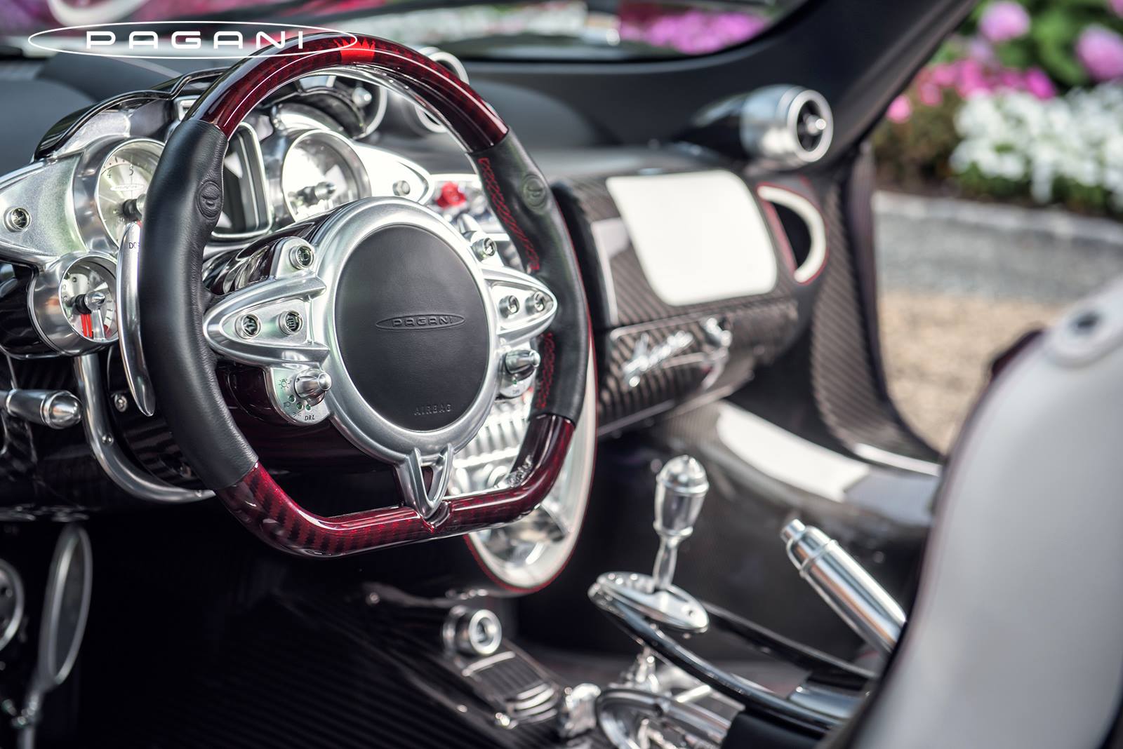 pagani-huayra-10.jpg