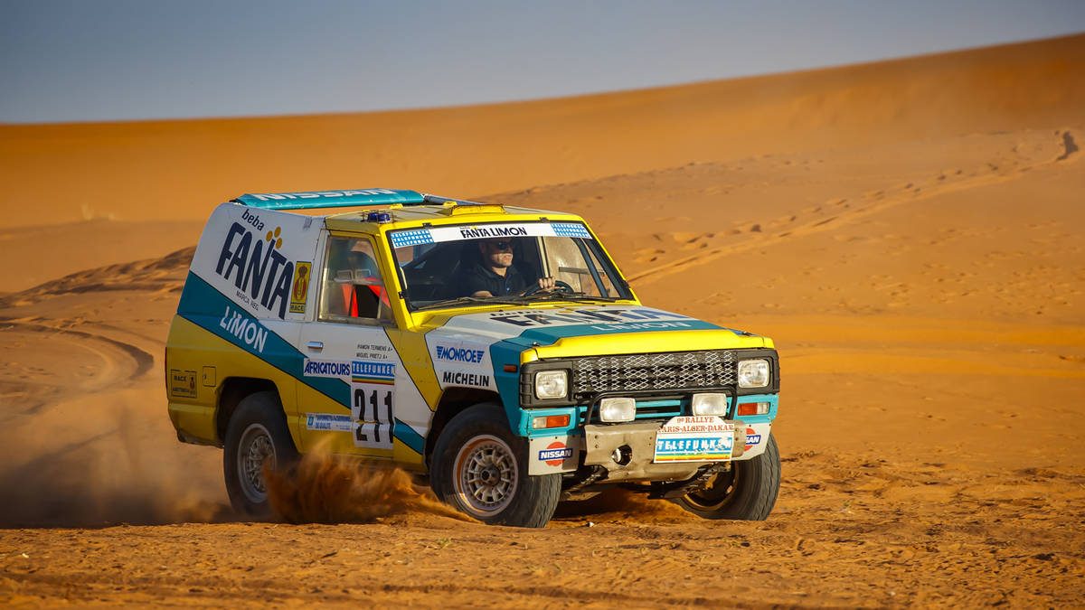 nissan_1987_paris_dakar_rally_car_02.jpg