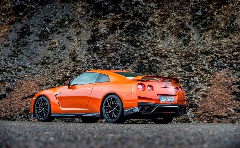 2017-nissan-gt-r-rear-profile_827x510_81464797126.JPG