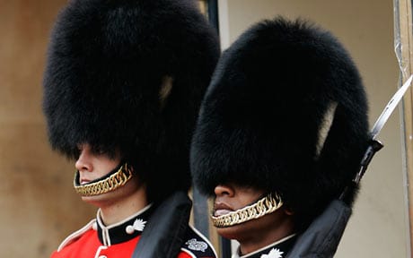 bearskin-guards_799898c.jpg