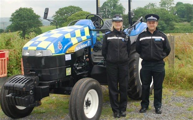 Police_tractor_2983719b.jpg