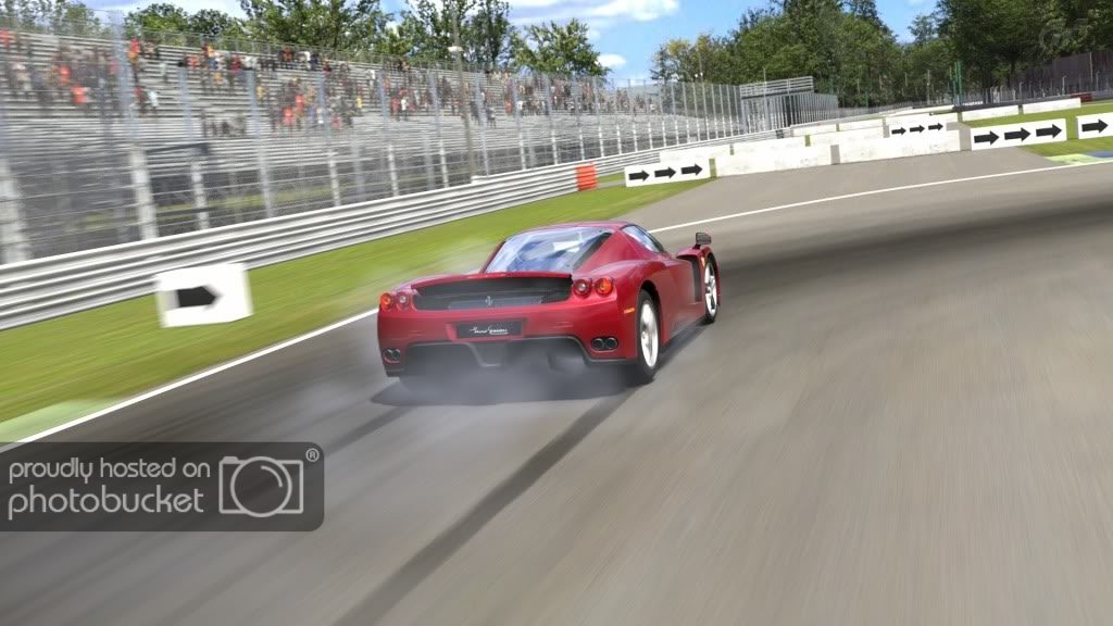 Ferrari_Enzo_lockup_Monza_3.jpg