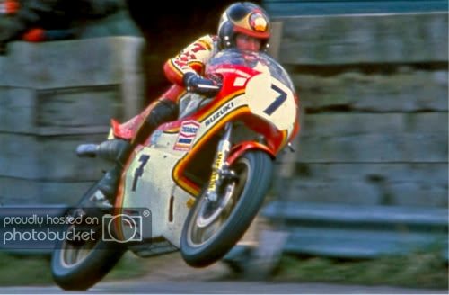 barry-sheene-wheelie.jpg