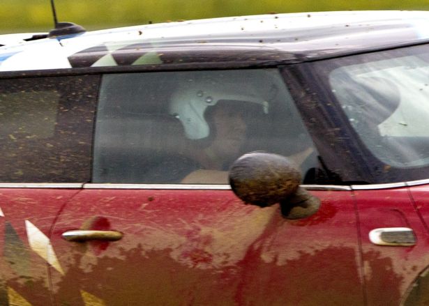 PAY-Gordon-Ramsay-seen-driving-a-mini-cooper-while-filming-the-Star-In-A-Reasonably-Priced-Car-segment-of-Top-Gear.jpg