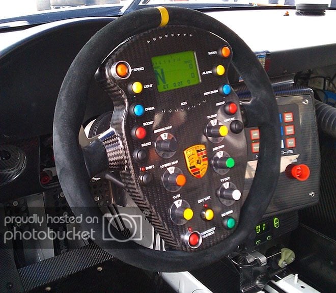 porsche-gt3-r-hybrid-steering-wheel_zpsjcquszkj.jpg