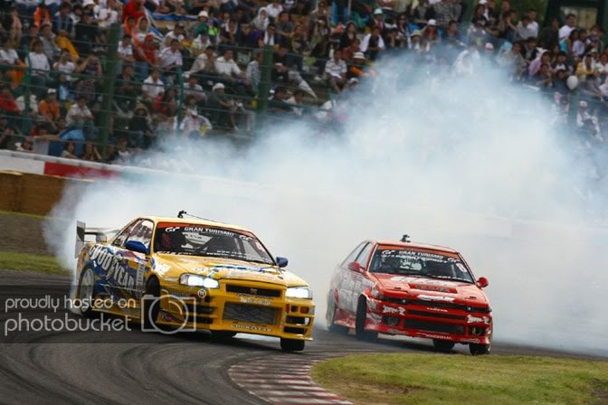 D1GP2008Rd3Suzuka-TezukavsYoshioka.jpg