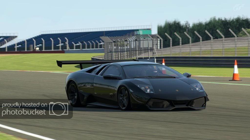 SilverstoneGrandPrixCircuit_3.jpg