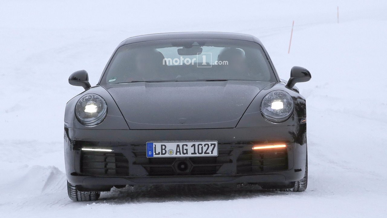 2019-porsche-911-spy-photo.jpg