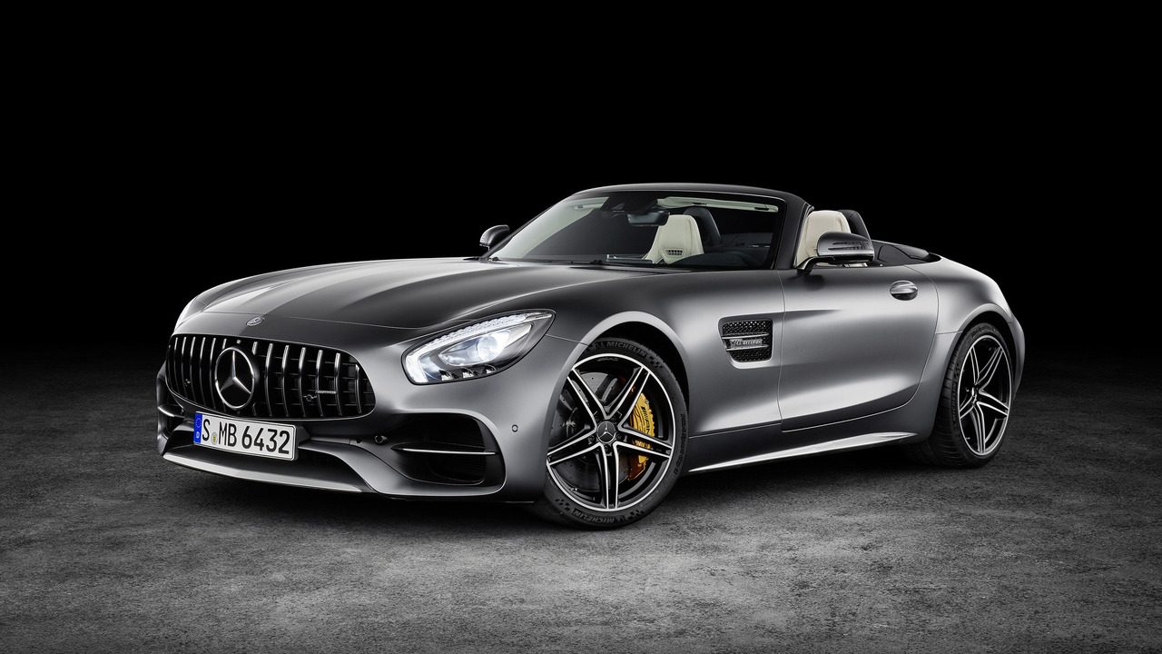 2018-mercedes-amg-gt-roadster.jpg