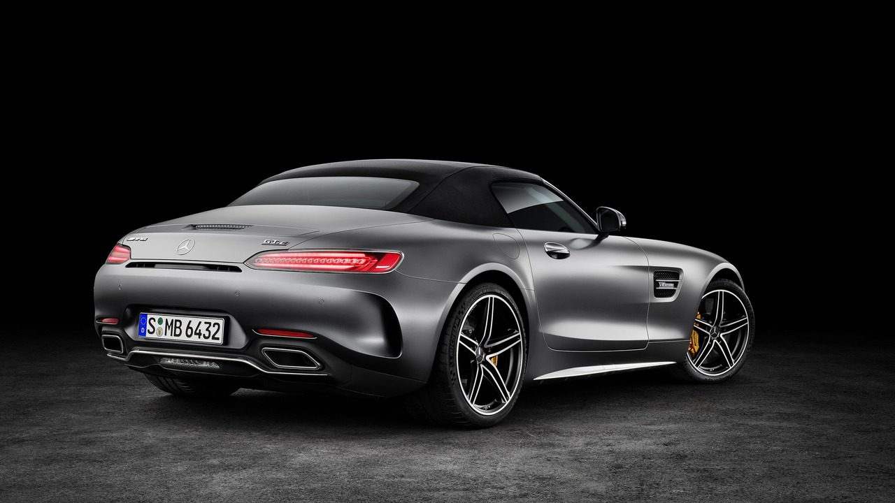 2018-mercedes-amg-gt-roadster.jpg