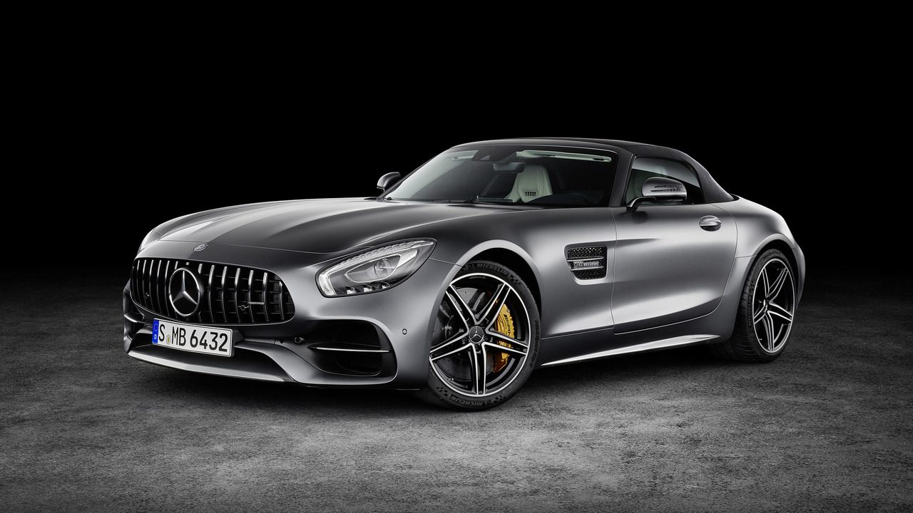 2018-mercedes-amg-gt-roadster.jpg