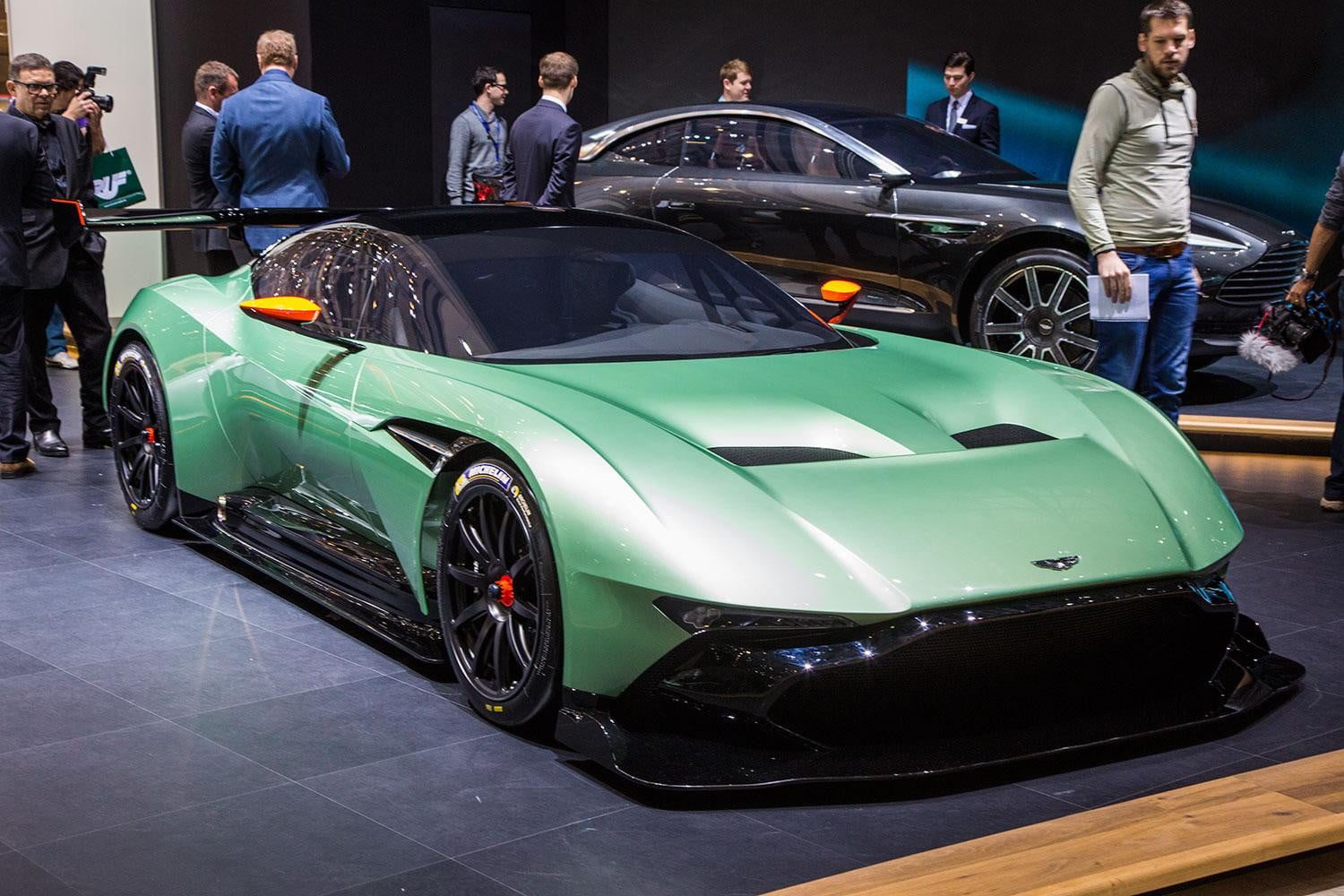 aston-martin-vulcan-5-1500x1000.jpg